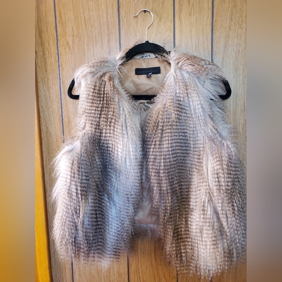 Steve Madden Jackets & Blazers - Steve Madden Faux Fur Vest Size M.